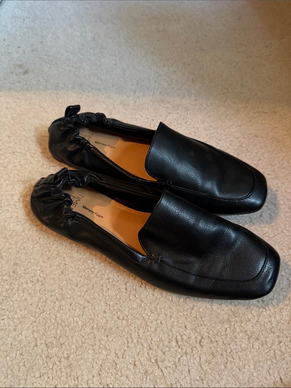Time and Tru Black Leather Elastic-Back Loafers
